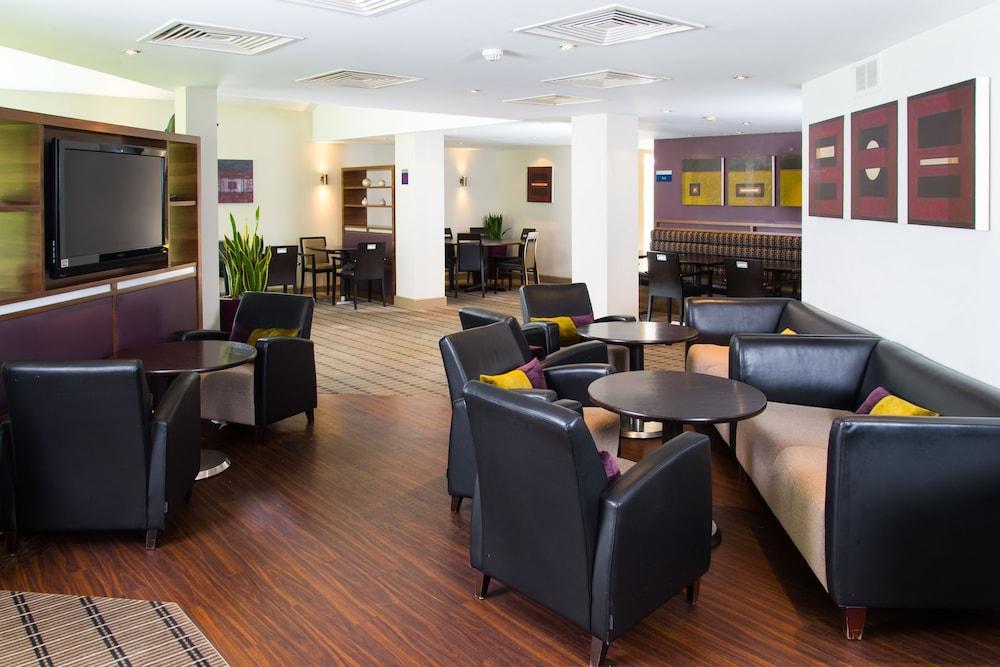 Holiday Inn Express Stirling By Ihg Exteriör bild