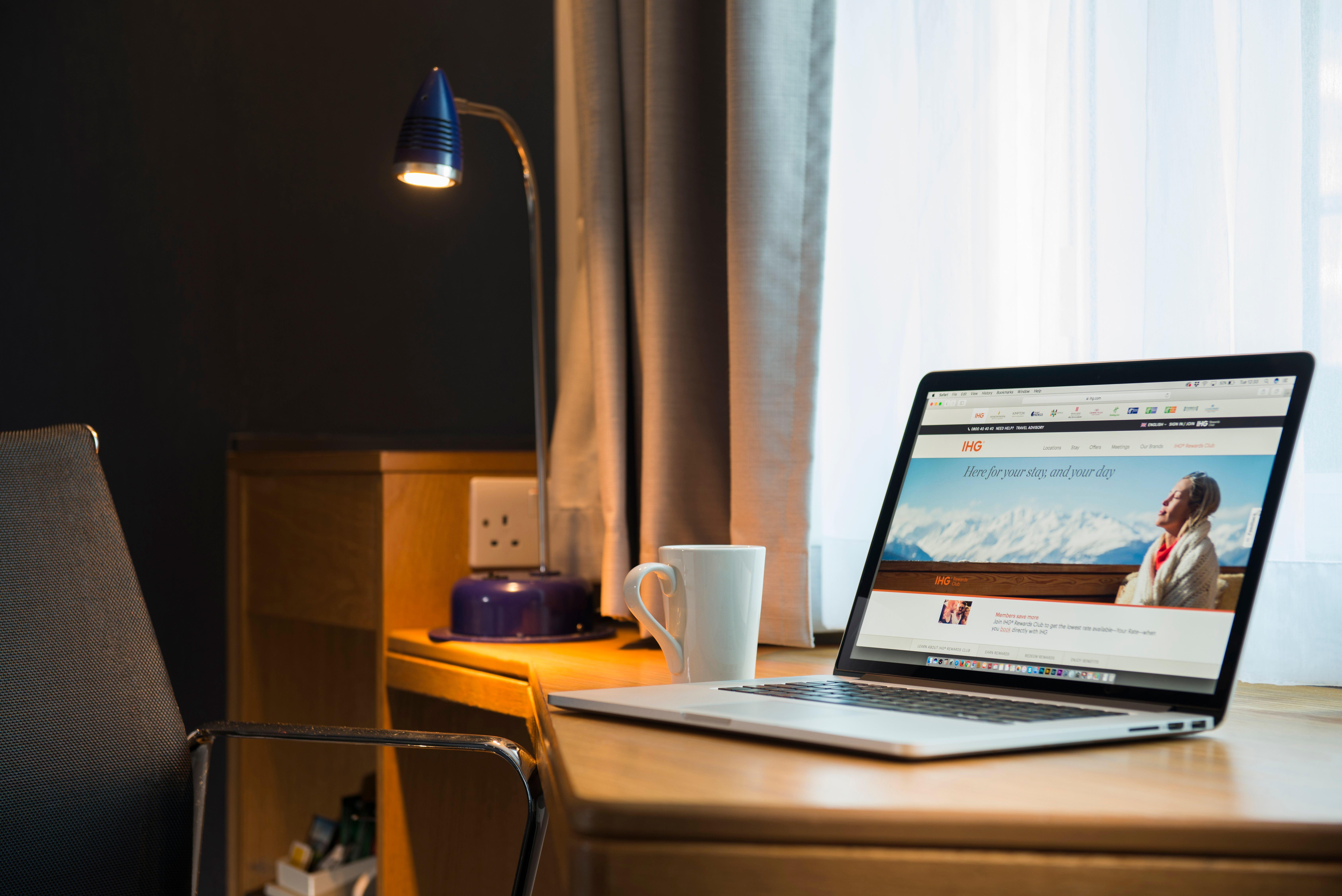 Holiday Inn Express Stirling By Ihg Exteriör bild
