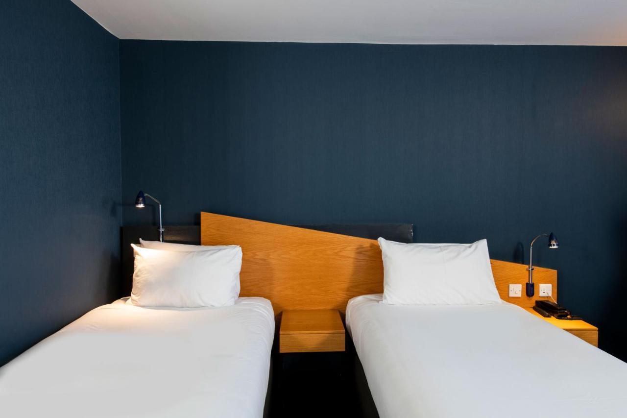 Holiday Inn Express Stirling By Ihg Exteriör bild