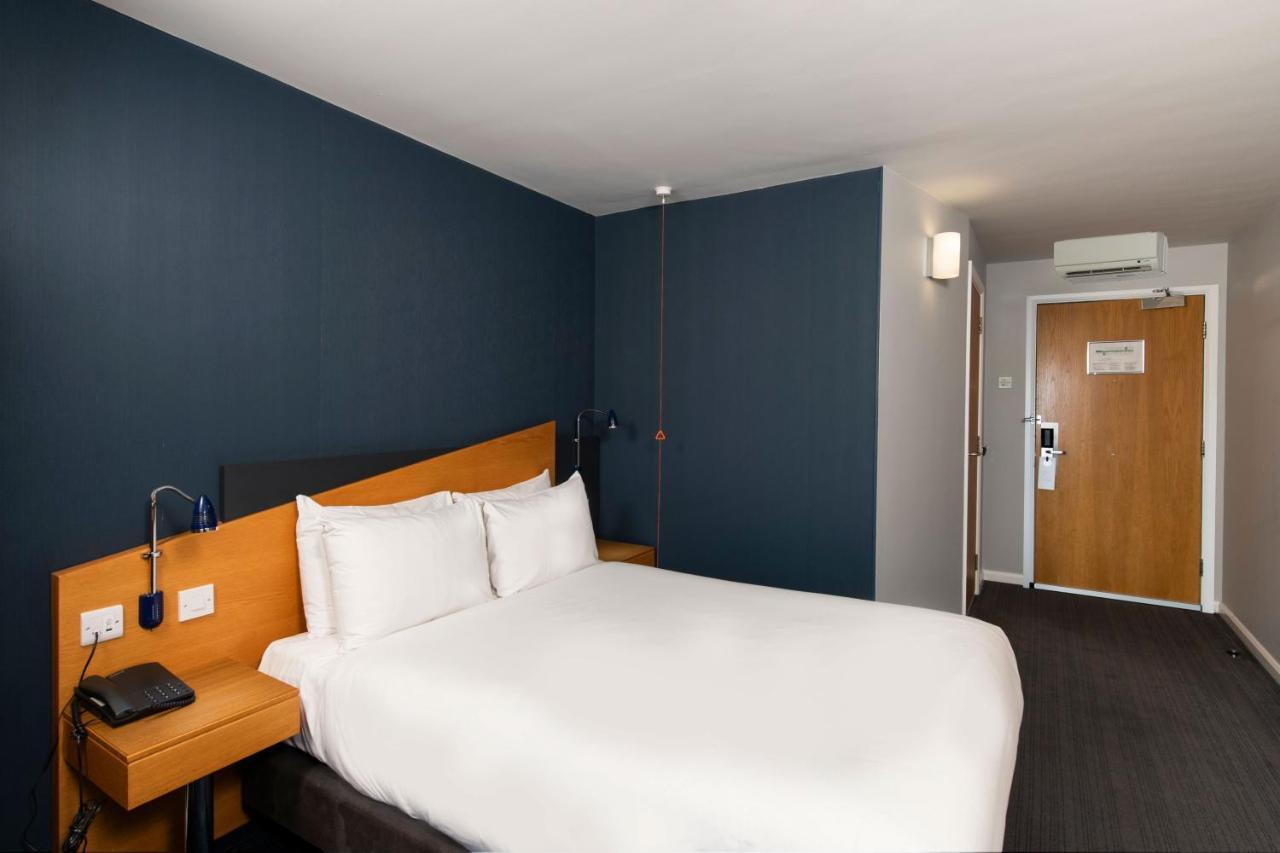 Holiday Inn Express Stirling By Ihg Exteriör bild