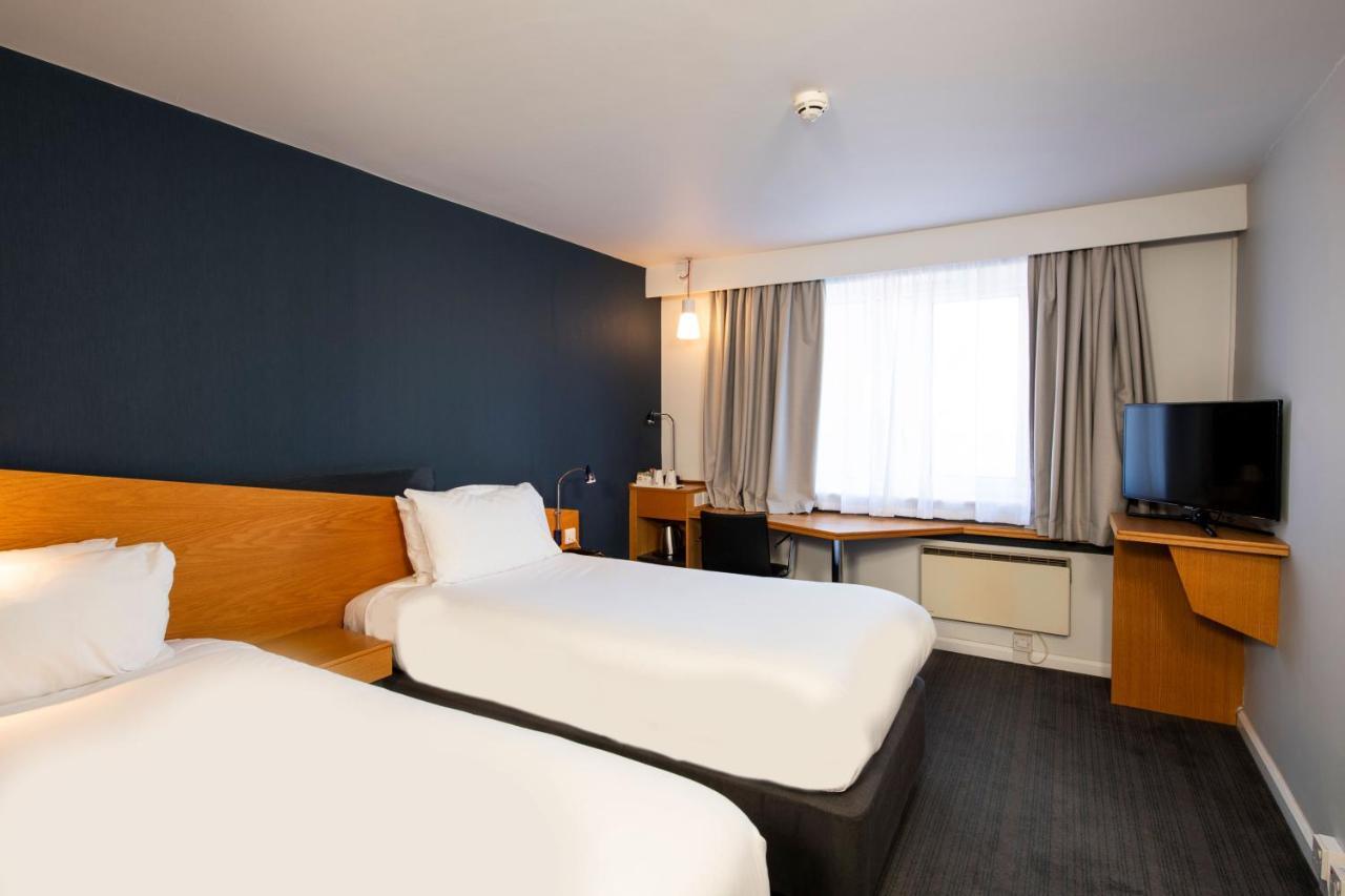 Holiday Inn Express Stirling By Ihg Exteriör bild