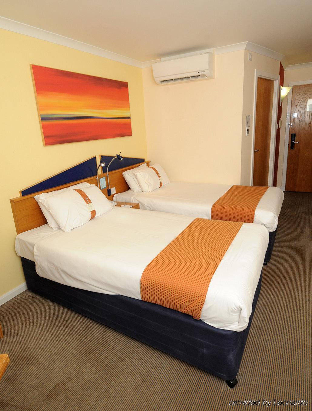 Holiday Inn Express Stirling By Ihg Exteriör bild