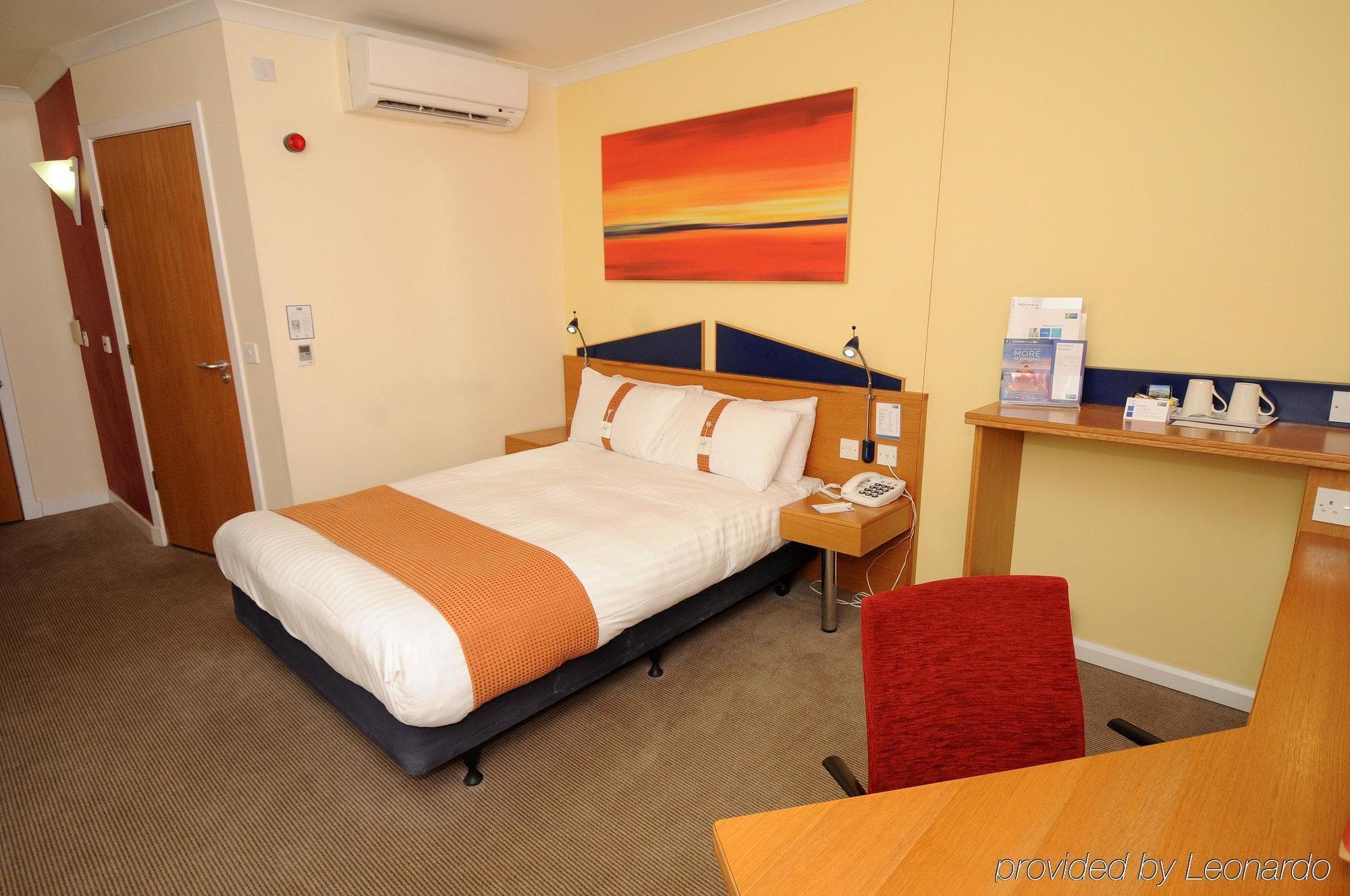 Holiday Inn Express Stirling By Ihg Exteriör bild