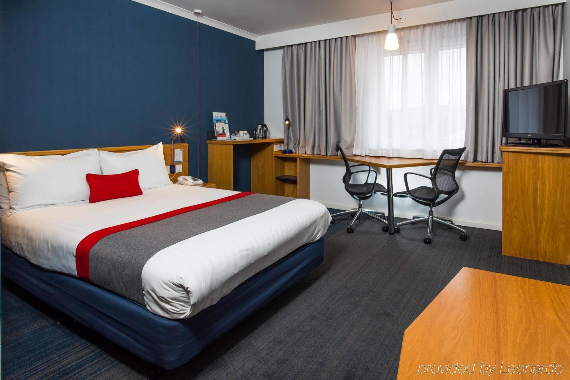 Holiday Inn Express Stirling By Ihg Exteriör bild