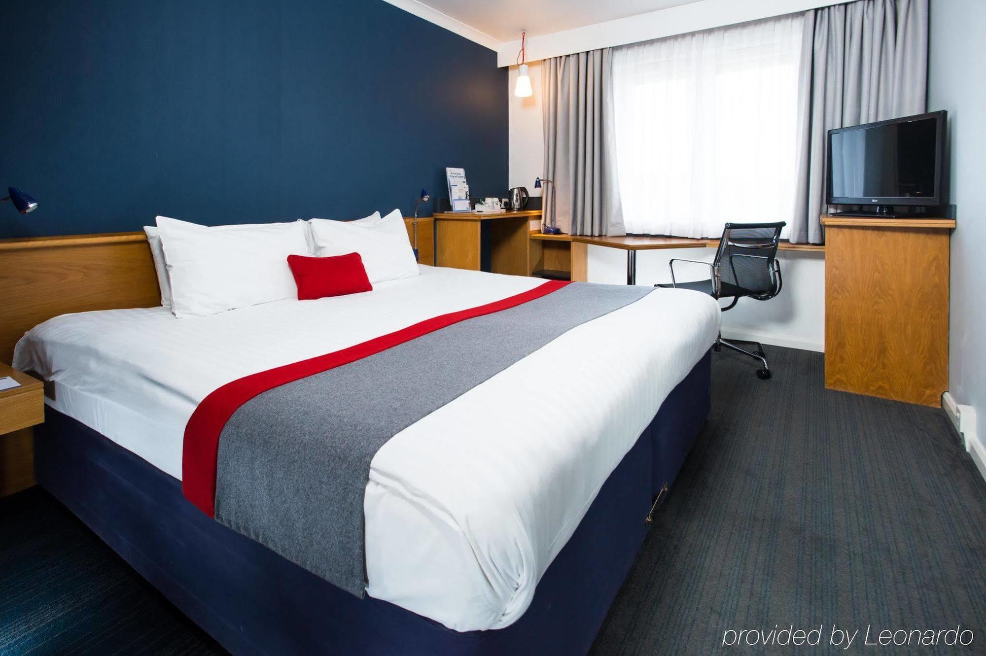 Holiday Inn Express Stirling By Ihg Exteriör bild
