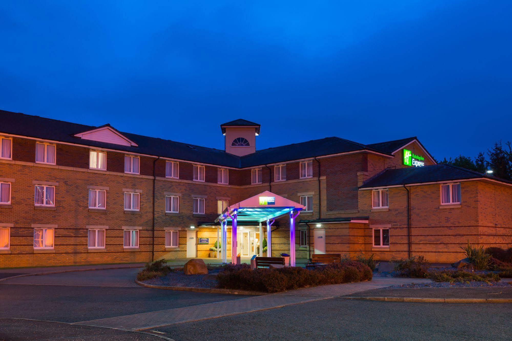 Holiday Inn Express Stirling By Ihg Exteriör bild